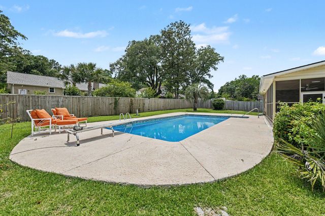 1035 Dominion Drive, Hanahan, SC 29410