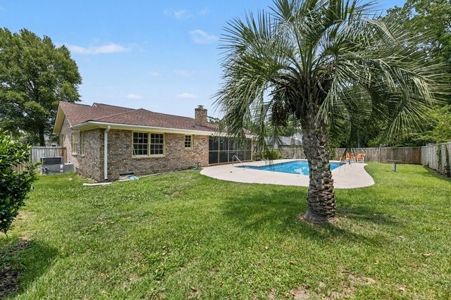1035 Dominion Drive, Hanahan, SC 29410