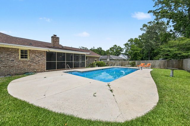 1035 Dominion Drive, Hanahan, SC 29410