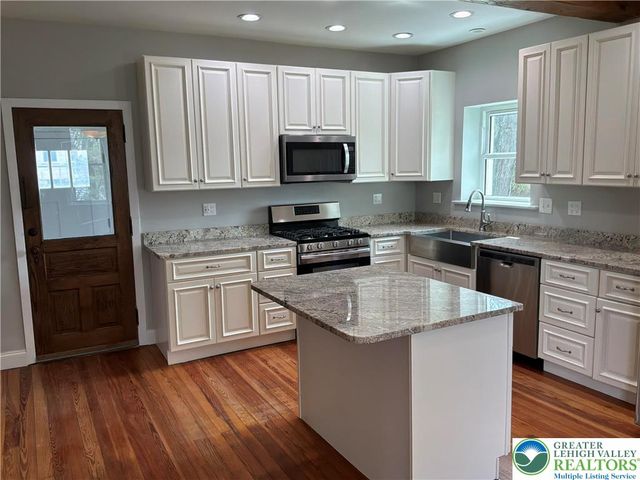 504 Fairview Street, Coopersburg Boro, PA 18036