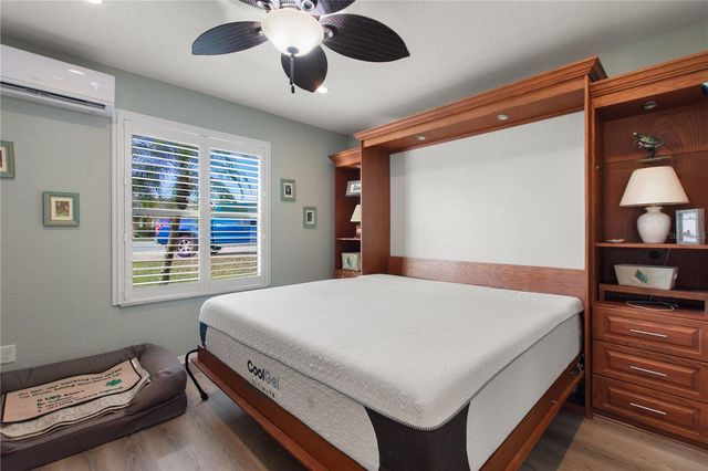 561 MEANDERING WAY, Polk City, FL 33868