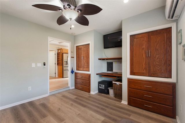 561 MEANDERING WAY, Polk City, FL 33868