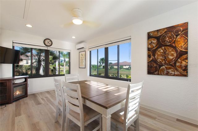 561 MEANDERING WAY, Polk City, FL 33868