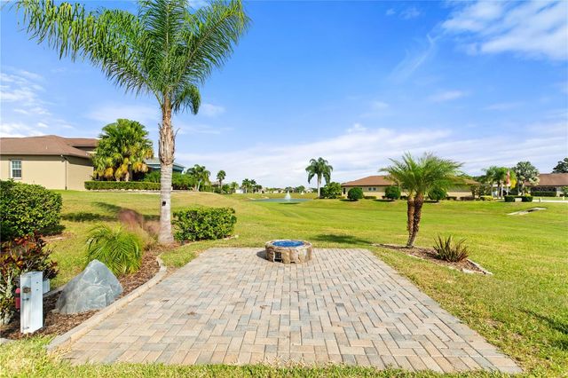 561 MEANDERING WAY, Polk City, FL 33868