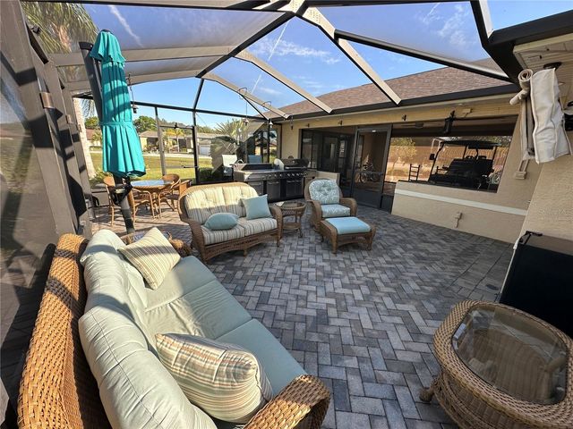 561 MEANDERING WAY, Polk City, FL 33868