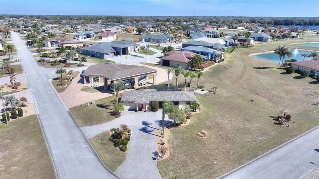 561 MEANDERING WAY, Polk City, FL 33868
