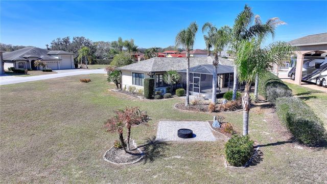 561 MEANDERING WAY, Polk City, FL 33868