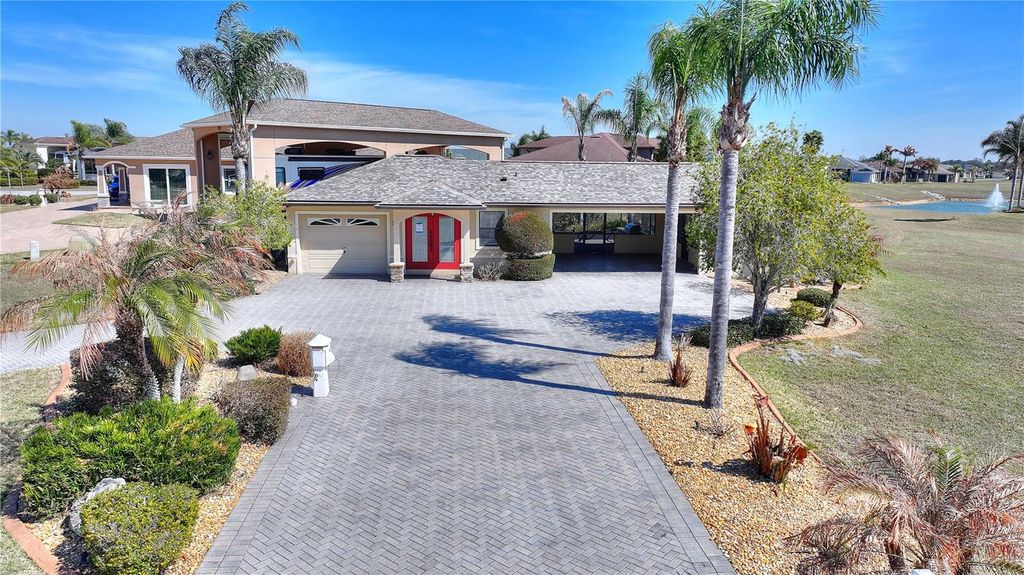 561 MEANDERING WAY, Polk City, FL 33868