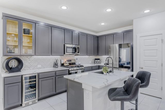 504 Spinnaker LOOP, Kyle, TX 78640