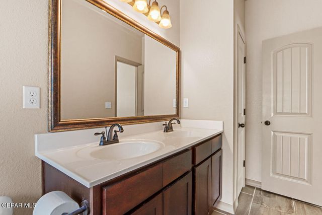 13960 Lago Vista Avenue, El Paso, TX 79938