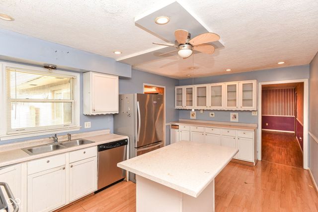 6035 Buckskin Court, Indianapolis, IN 46250