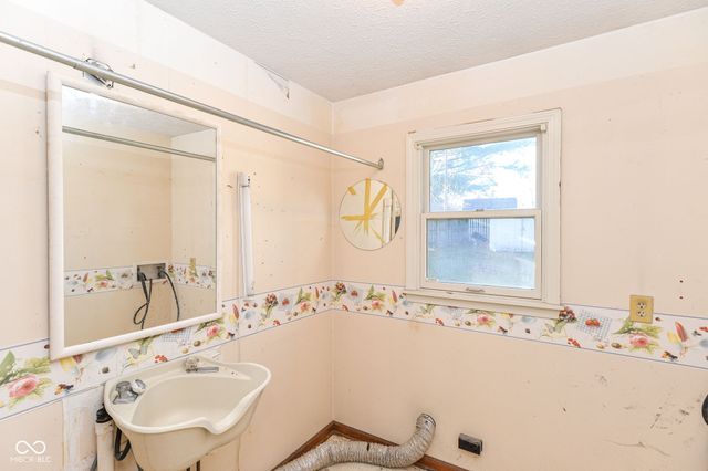 6035 Buckskin Court, Indianapolis, IN 46250