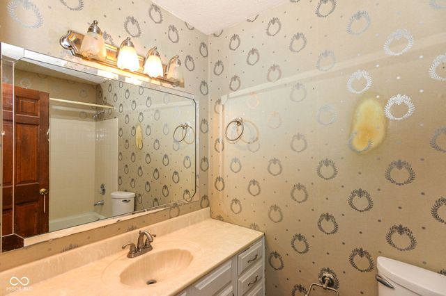 6035 Buckskin Court, Indianapolis, IN 46250