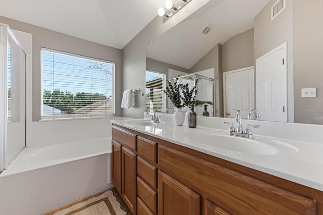 9207 Pioneer Forest DR, Austin, TX 78744