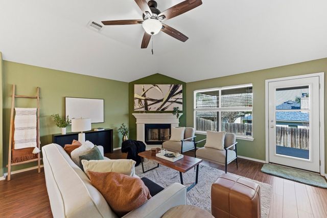 9207 Pioneer Forest DR, Austin, TX 78744