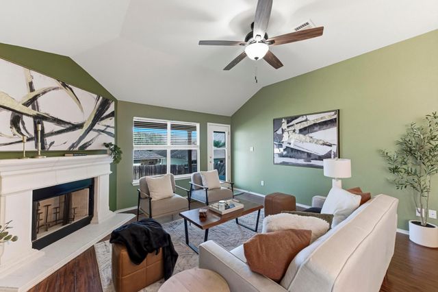 9207 Pioneer Forest DR, Austin, TX 78744