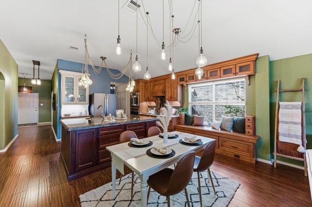 9207 Pioneer Forest DR, Austin, TX 78744