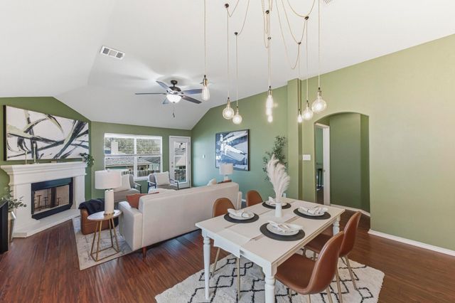 9207 Pioneer Forest DR, Austin, TX 78744