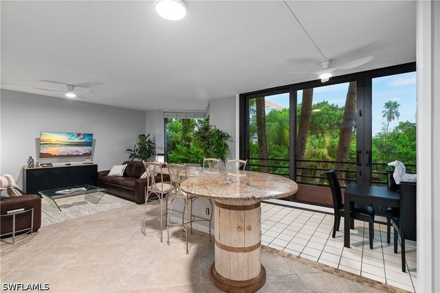 5555 Heron Point Drive 101, Naples, FL 34108