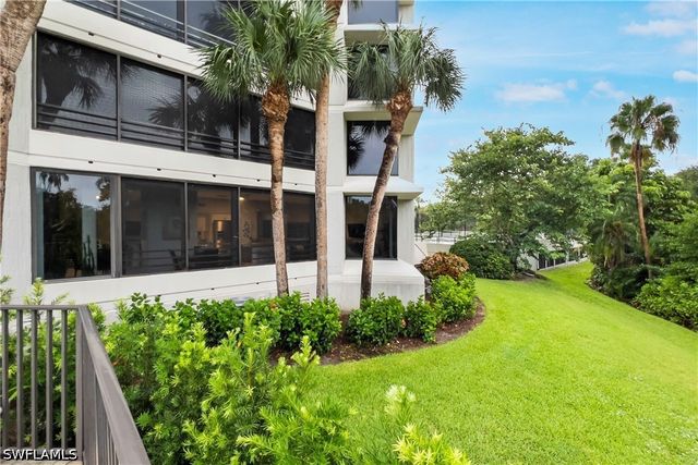 5555 Heron Point Drive 101, Naples, FL 34108