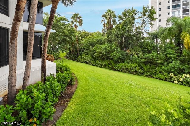 5555 Heron Point Drive 101, Naples, FL 34108