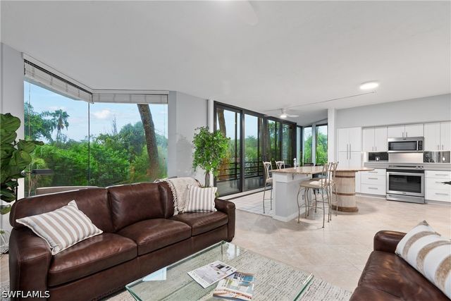 5555 Heron Point Drive 101, Naples, FL 34108