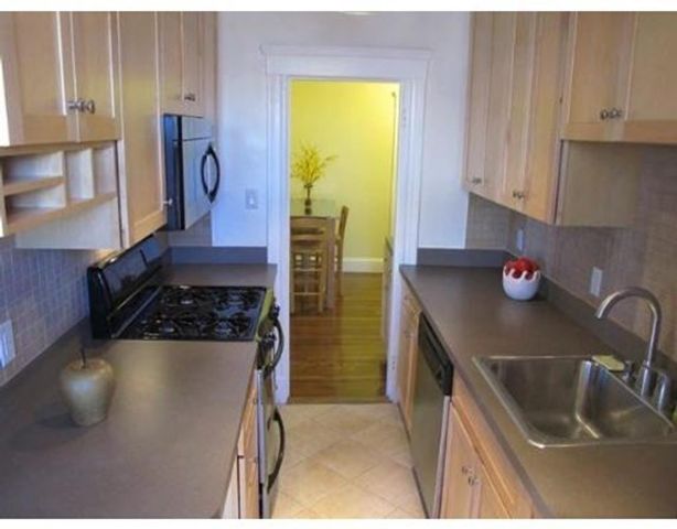 66 Queensberry Street 419, Boston, MA 02215