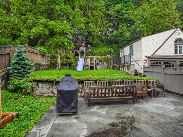 74 Valleywood Road, Greenwich, CT 06807