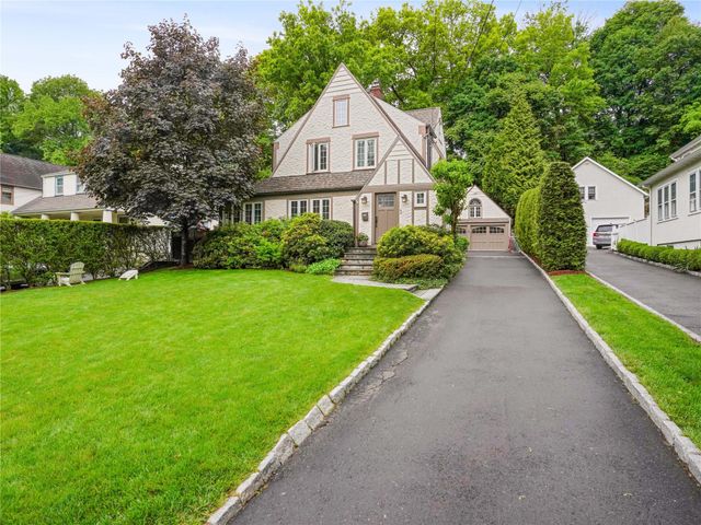 74 Valleywood Road, Greenwich, CT 06807