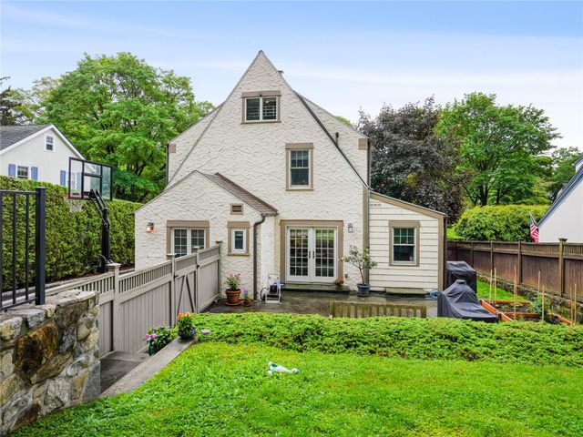74 Valleywood Road, Greenwich, CT 06807