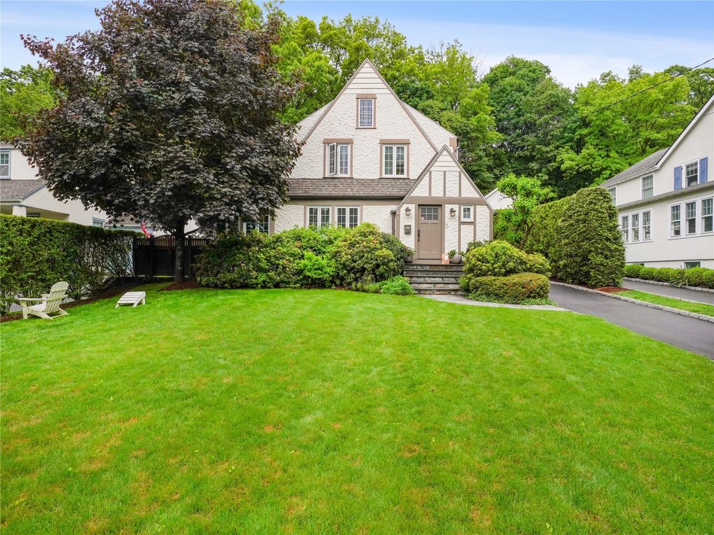 74 Valleywood Road, Greenwich, CT 06807