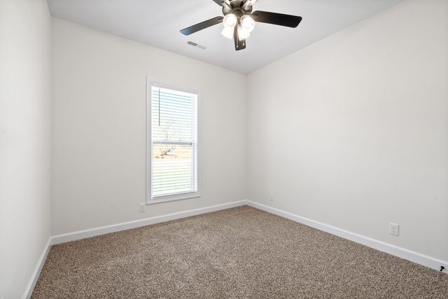 1192 Ross Farms Blvd, Clarksville, TN 37043