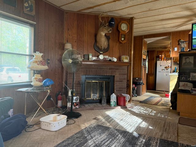 1055 S CO RD 200 E, Paoli, IN 47454