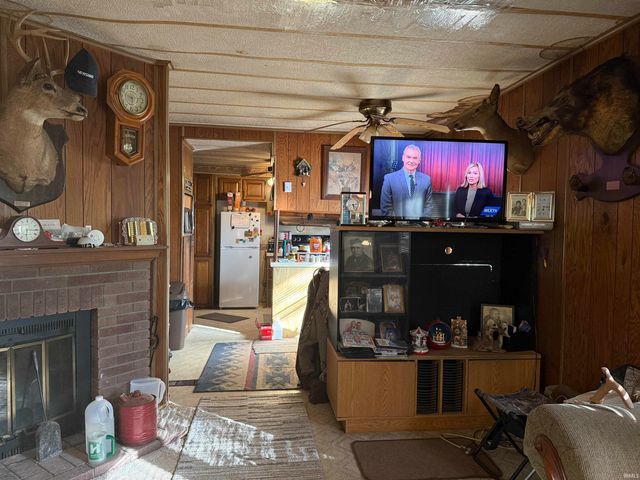 1055 S CO RD 200 E, Paoli, IN 47454