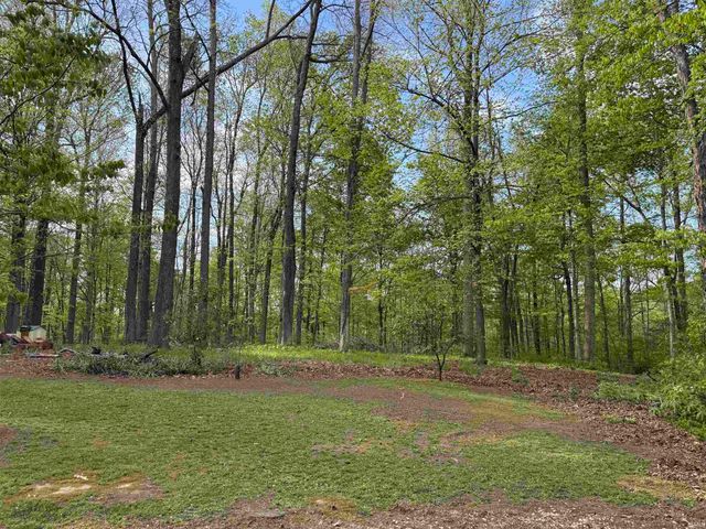 1055 S CO RD 200 E, Paoli, IN 47454