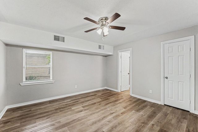 8746 Cowart Street, Houston, TX 77029