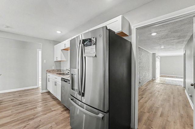 8746 Cowart Street, Houston, TX 77029