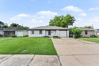 8746 Cowart Street, Houston, TX 77029