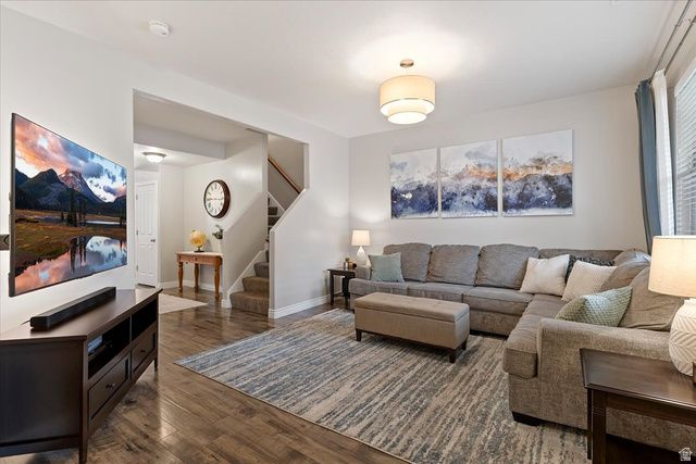1001 W CHATHAM DR, North Salt Lake, UT 84054