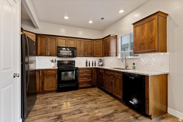 1001 W CHATHAM DR, North Salt Lake, UT 84054