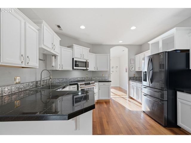 19062 Sw YORK St, Beaverton, OR 97003