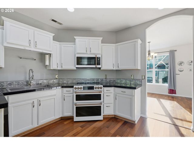 19062 Sw YORK St, Beaverton, OR 97003