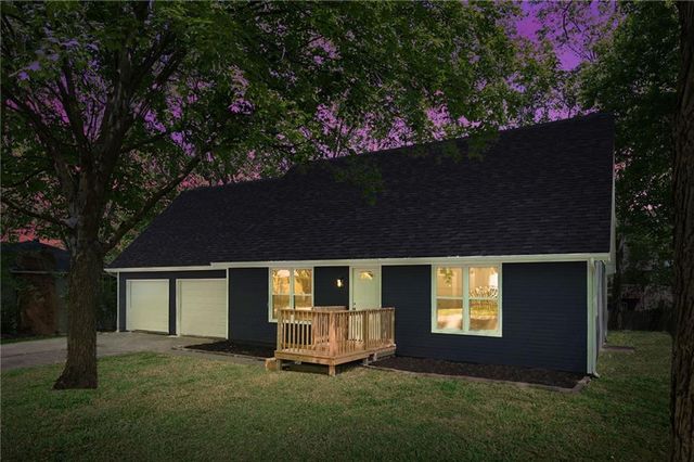 406 E 11th Street, Kearney, MO 64060