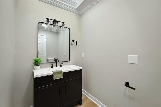 406 E 11th Street, Kearney, MO 64060