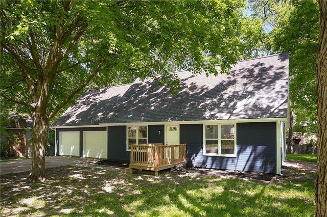 406 E 11th Street, Kearney, MO 64060