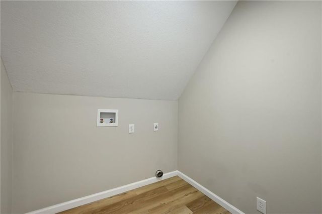 406 E 11th Street, Kearney, MO 64060