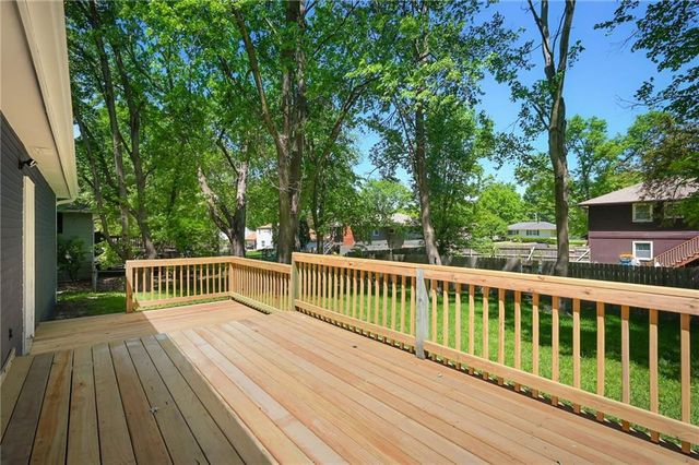 406 E 11th Street, Kearney, MO 64060