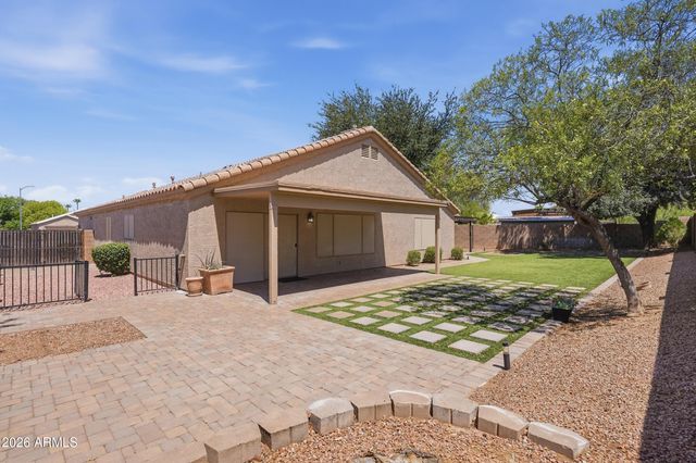 8744 W LONE CACTUS Drive, Peoria, AZ 85382