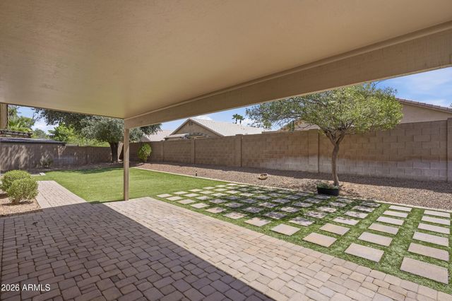 8744 W LONE CACTUS Drive, Peoria, AZ 85382