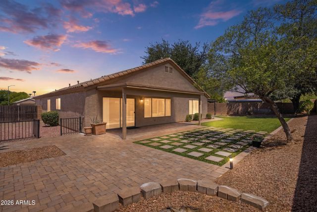 8744 W LONE CACTUS Drive, Peoria, AZ 85382